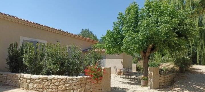 Bastide Provencale Villa Cadenet Bagian luar foto